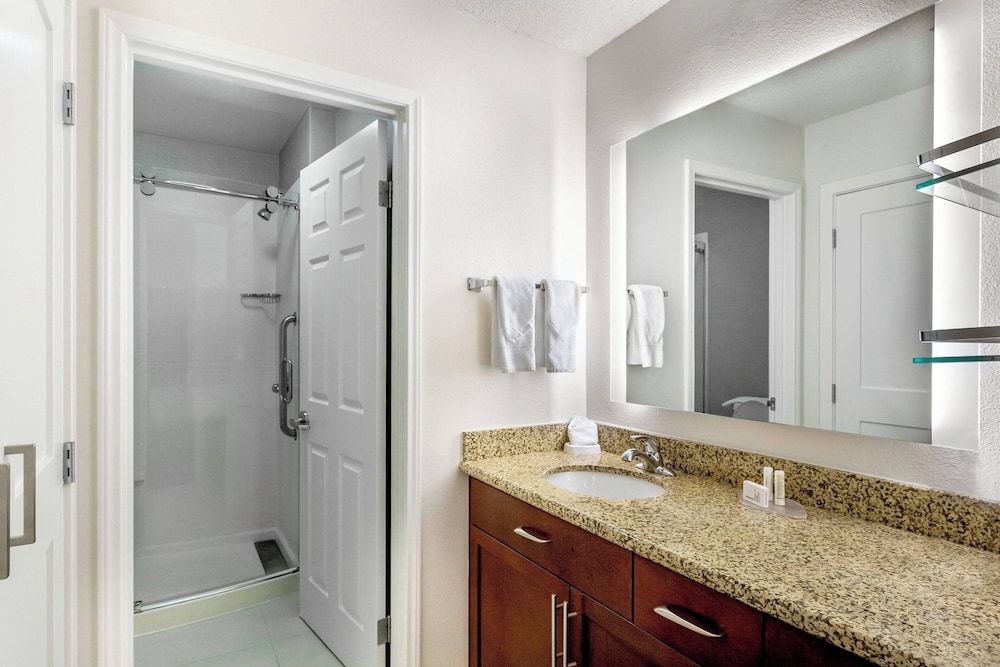 Suite, 1 Bedroom, Non Smoking (Mobility/Hearing Accessible, Tub)