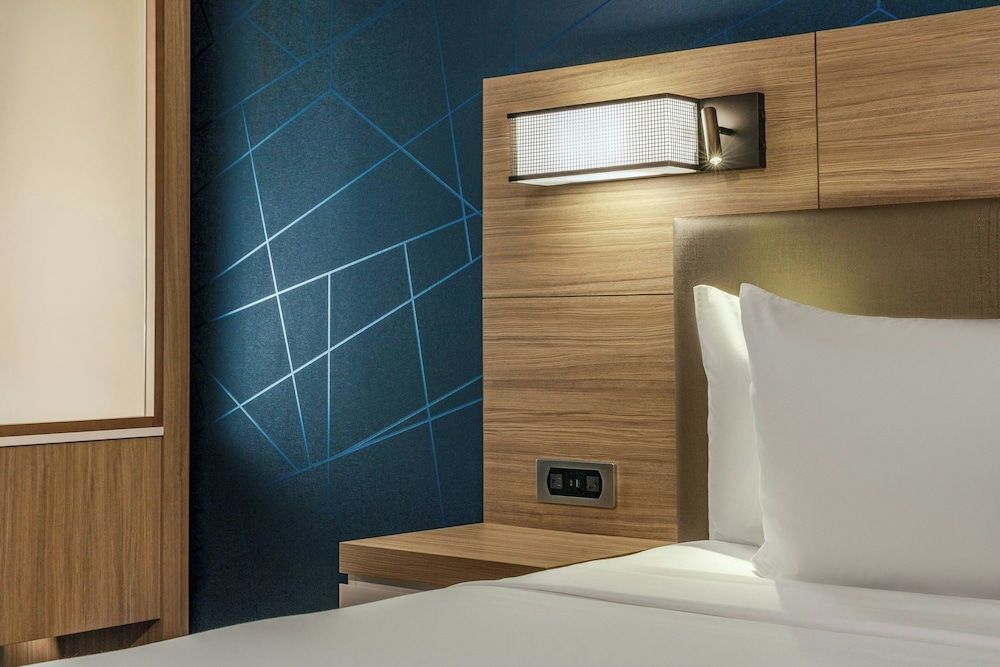 Suite, 1 King Bed with Sofa bed, Non Smoking