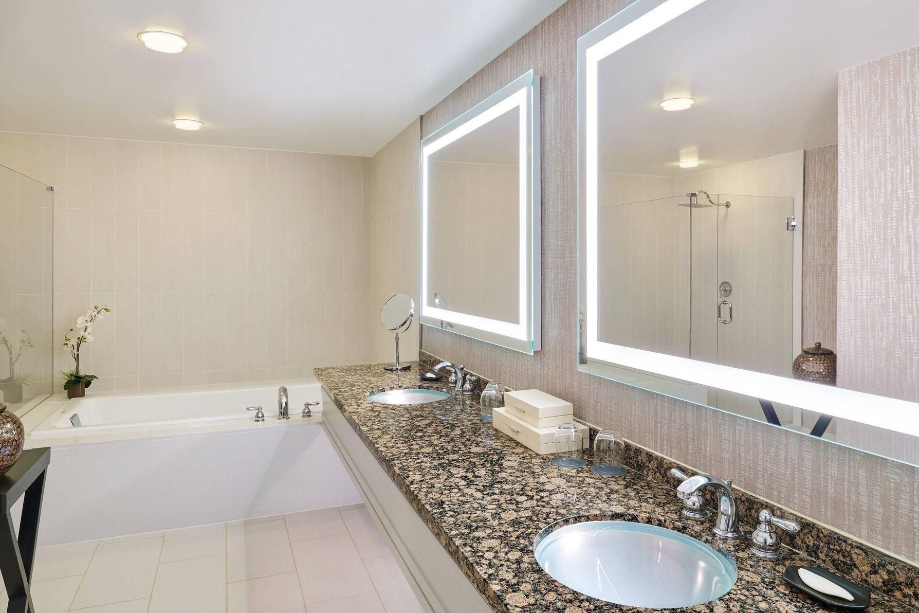 1 Bedroom Executive Suite, 1 King, Mountain view