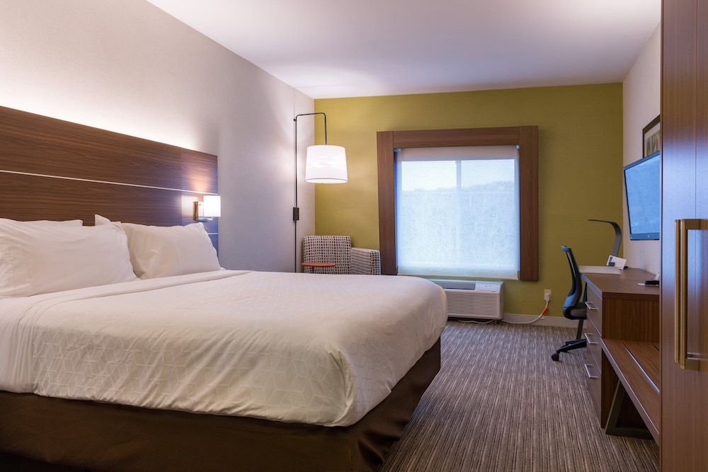 Standard Room, 1 King Bed