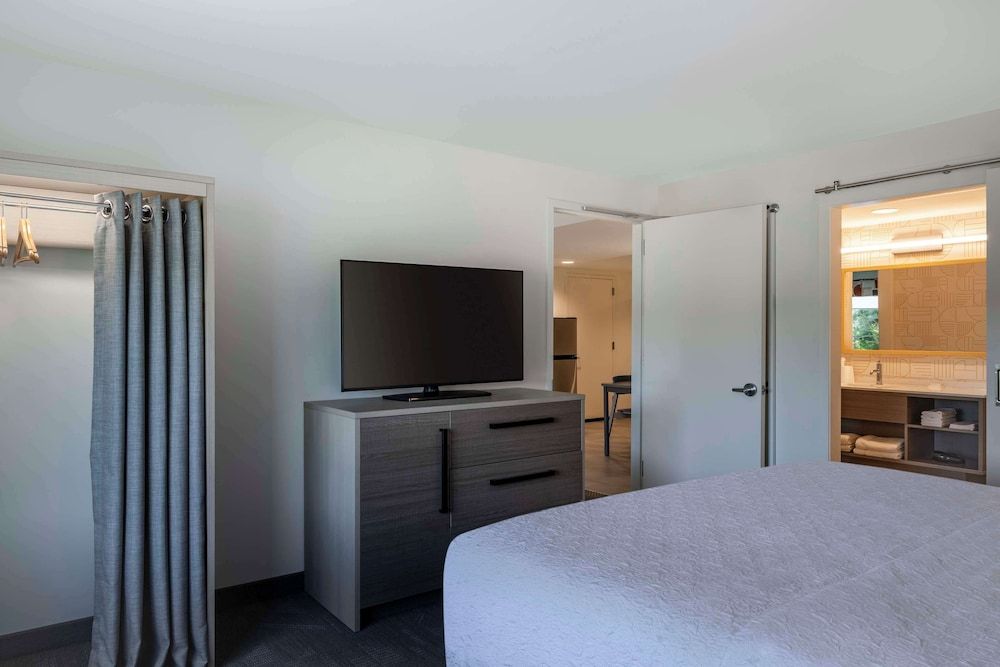 Suite, 1 Bedroom, Accessible, Bathtub
