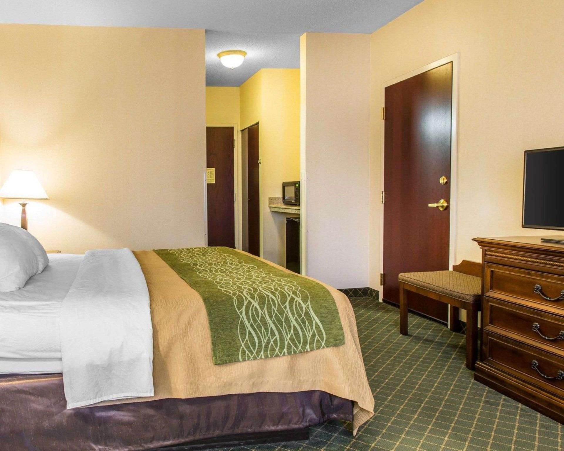 1 Queen Bed, Nonsmoking, Accessible
