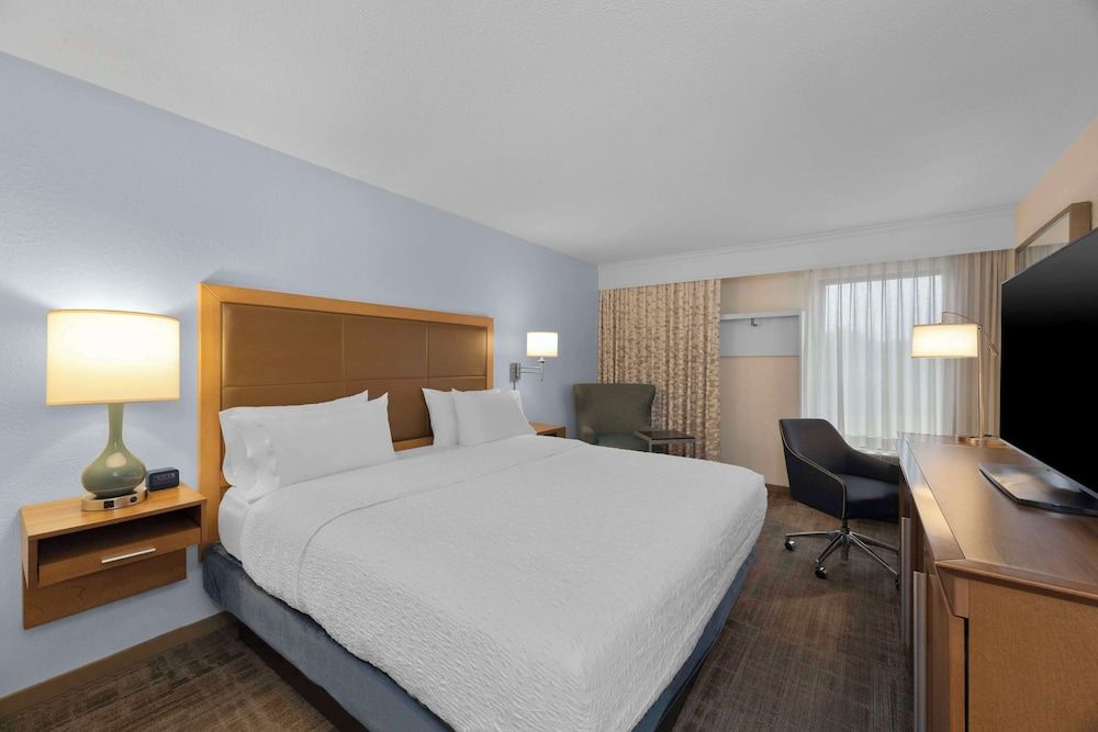 Standard Room, 1 King Bed