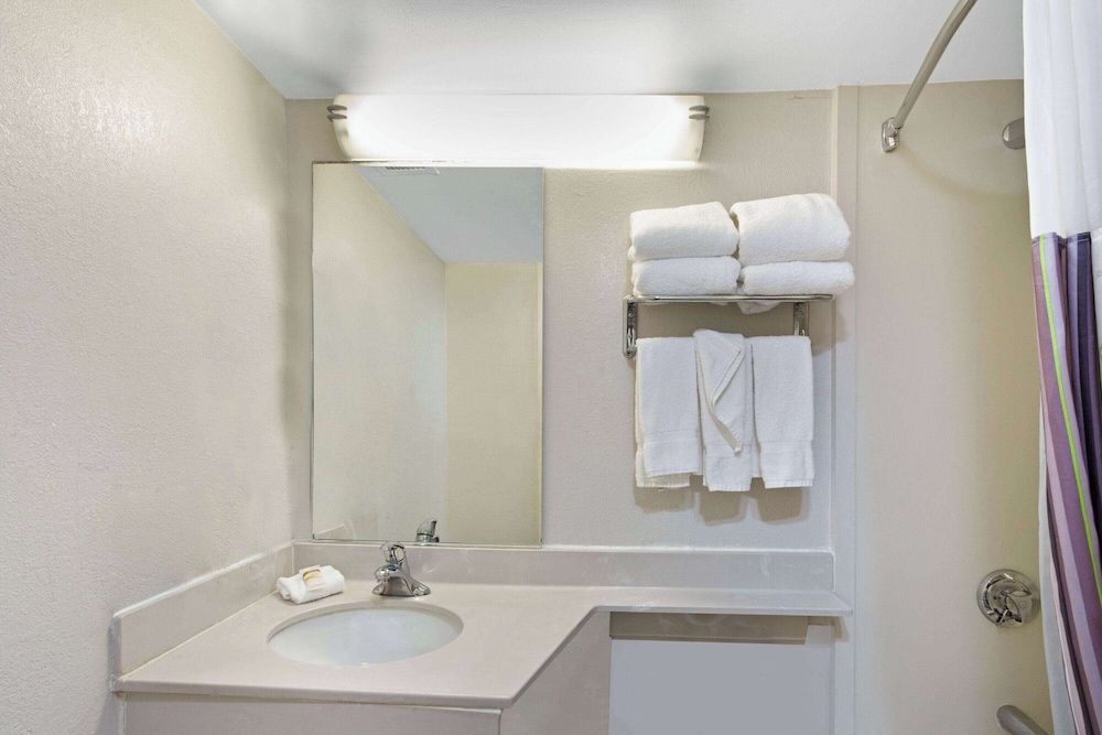 1 Full Bed, Mobility/Hearing Impaired Accessible Room, Limited View, Non-Smoking