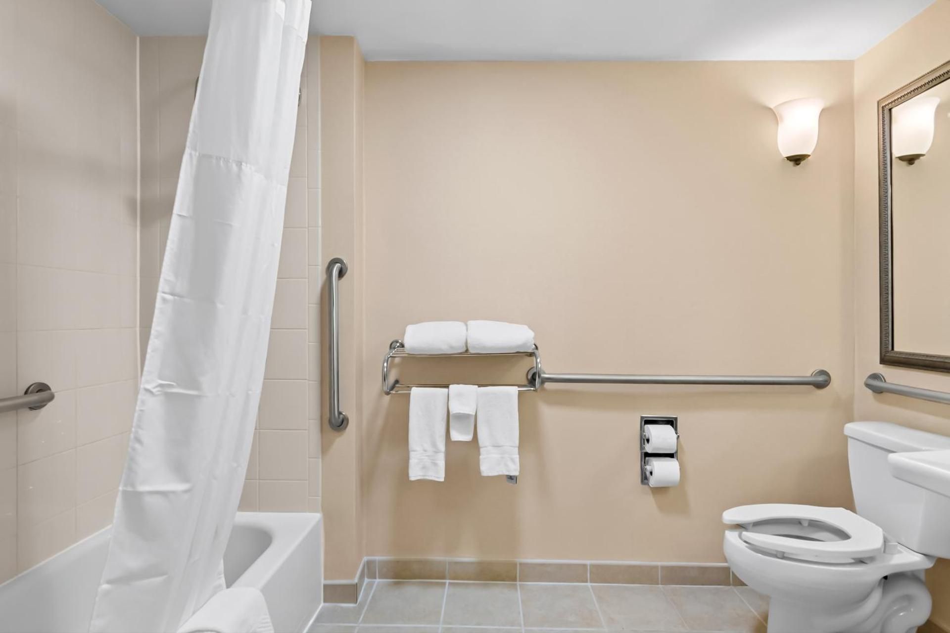 Quadruple Room with Two Queen Beds - Disability Access/Non Smoking