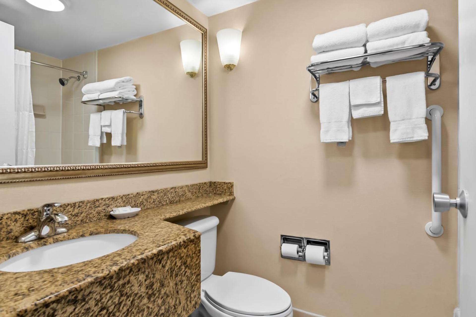 2 Queen Beds, Suite, Nonsmoking