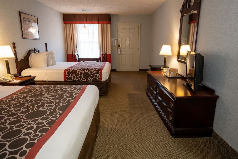 Hilltop Inn and Suites, near Foxwoods Casino Standard Room, 2 Queen Beds, Non Smoking 3