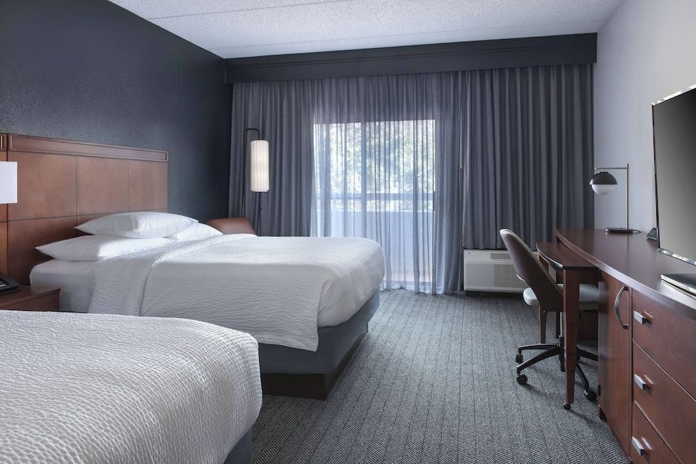 undefined Courtyard by Marriott Norwalk 3