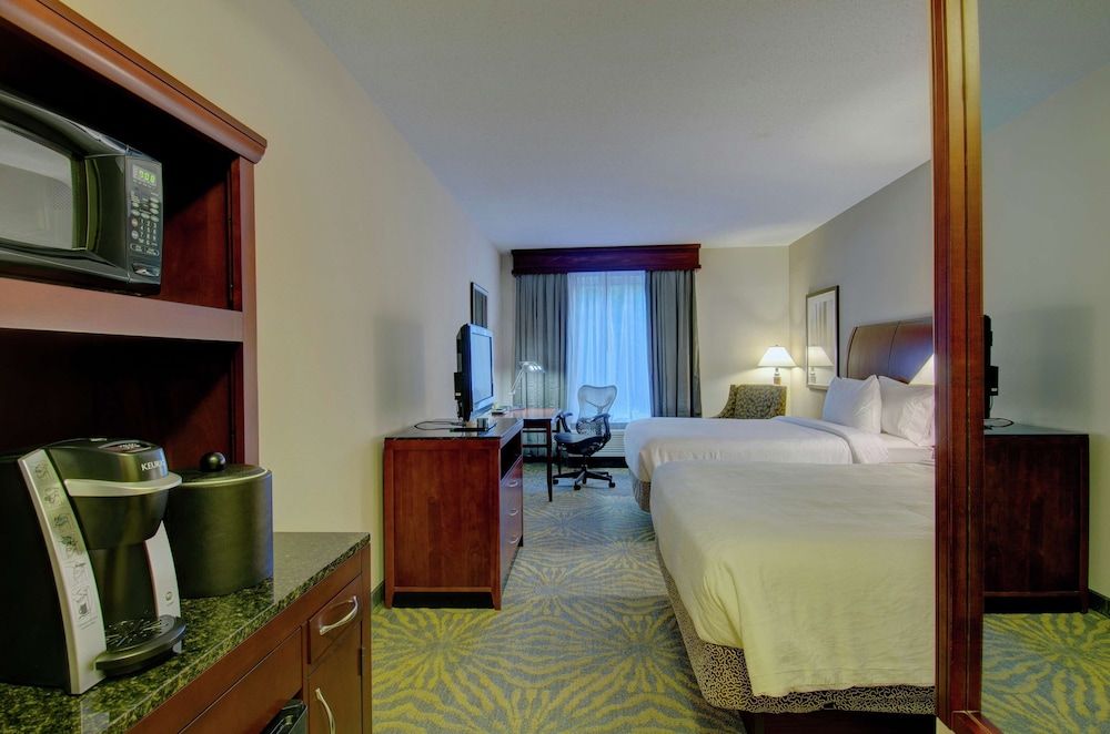 undefined Hilton Garden Inn Norwalk 9