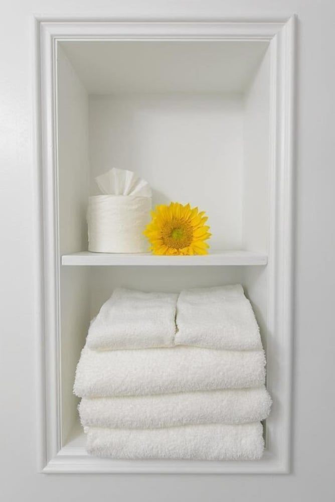 Norwalk Inn & Conference Center Standard Room, 1 King Bed, Refrigerator 6