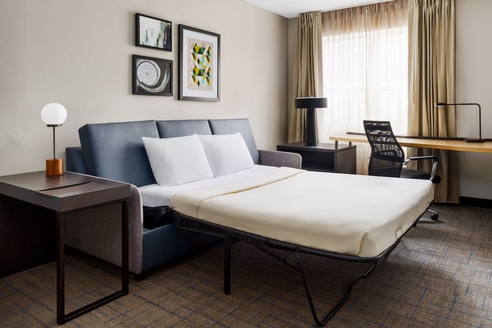 Studio Suite, 1 Queen Bed with Sofa bed, Non Smoking