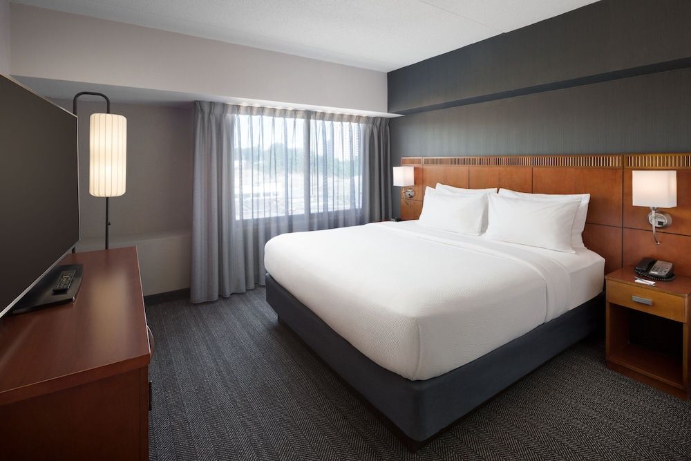 Junior Suite, 1 King Bed with Sofa bed