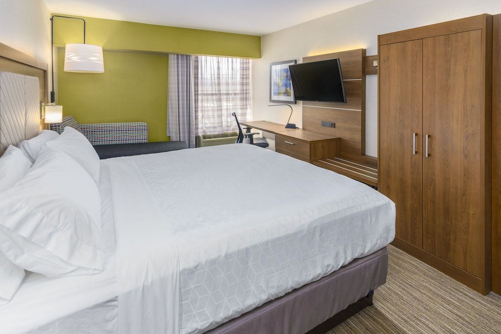 Standard Room, 1 King Bed, Accessible (Communications)
