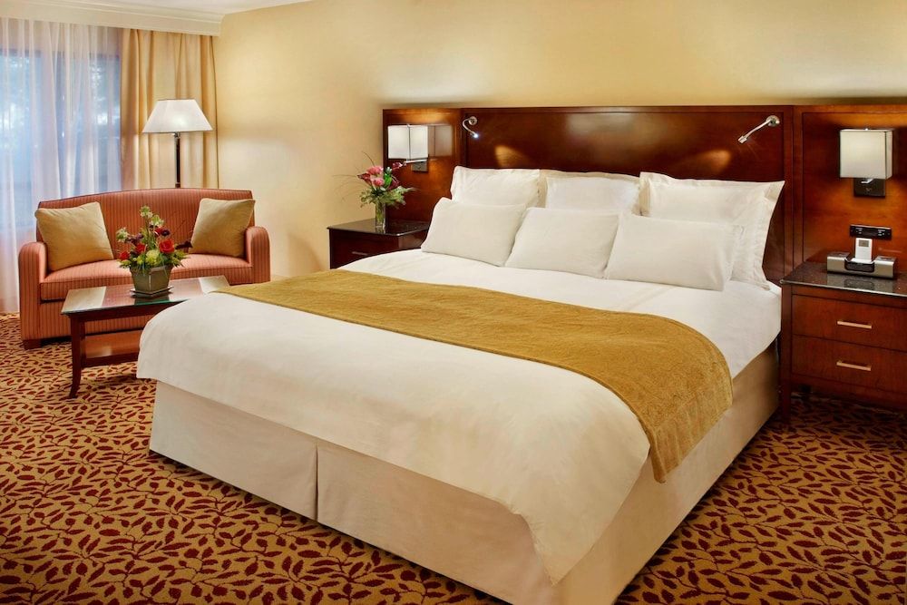 Room, 1 King Bed, Non Smoking (Mobility Accessible, Tub)