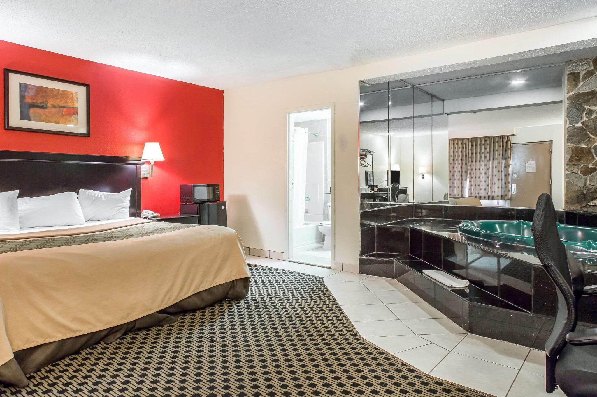 1 King Bed, Smoking