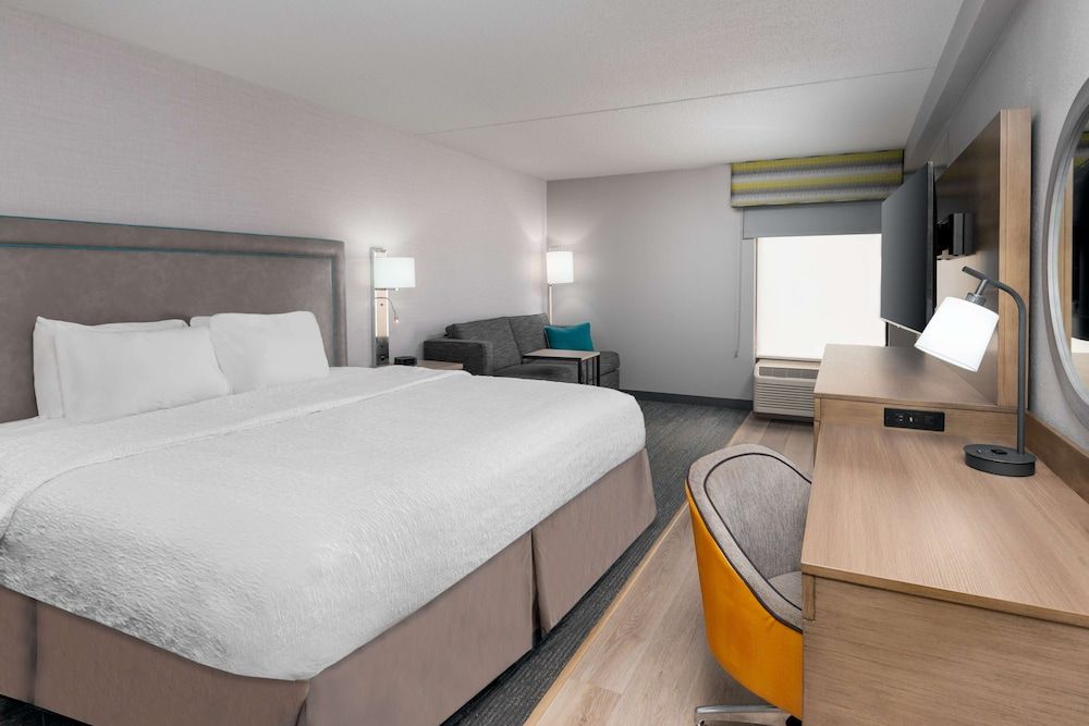 Room, 1 King Bed with Sofa bed (Peloton)