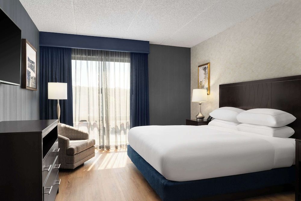 Suite, 1 King Bed, Non Smoking