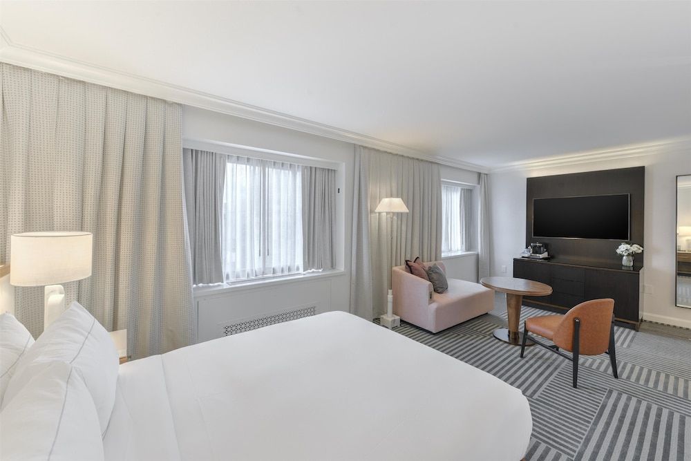 Capital Hilton Room, 1 Queen Bed