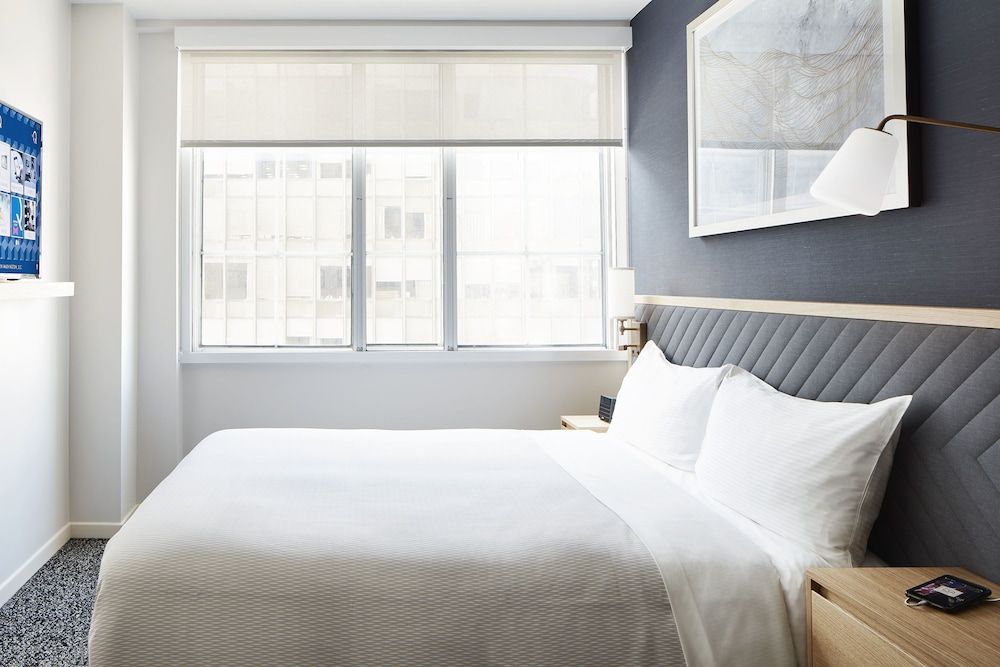 Standard Room, 1 King Bed
