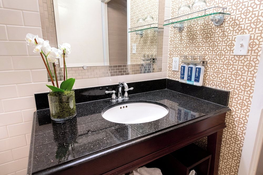 Hamilton Hotel Washington DC Classic Room, 1 Queen Bed 8