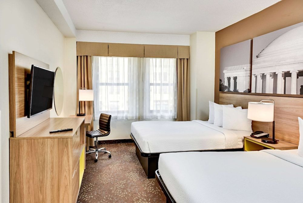 undefined Days Inn by Wyndham Washington DC/Connecticut Avenue 3