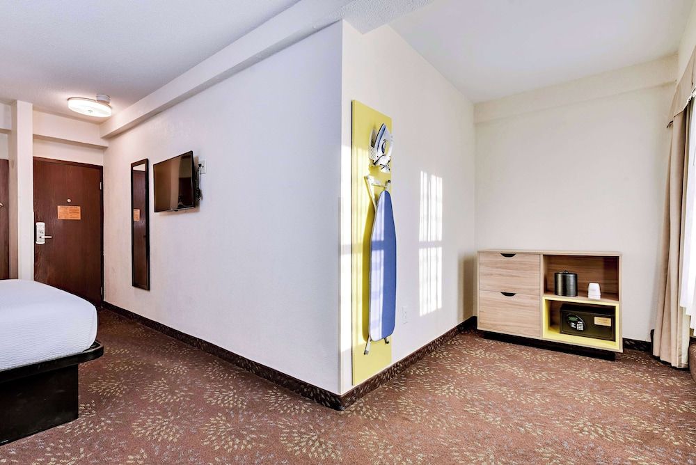 undefined Days Inn by Wyndham Washington DC/Connecticut Avenue 2