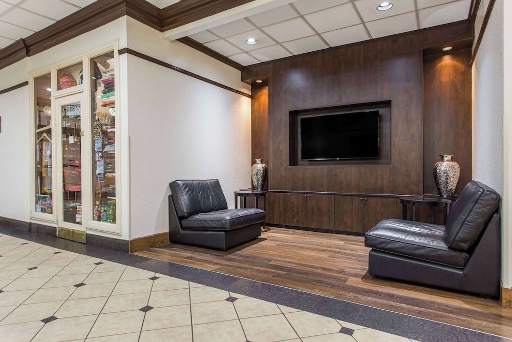 undefined Days Inn by Wyndham Washington DC/Connecticut Avenue