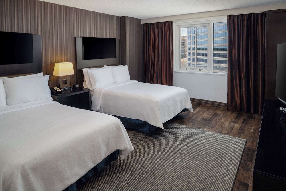 Embassy Suites by Hilton Washington DC Chevy Chase Pavilion Suite, 2 Double Beds, Accessible, Bathtub 2