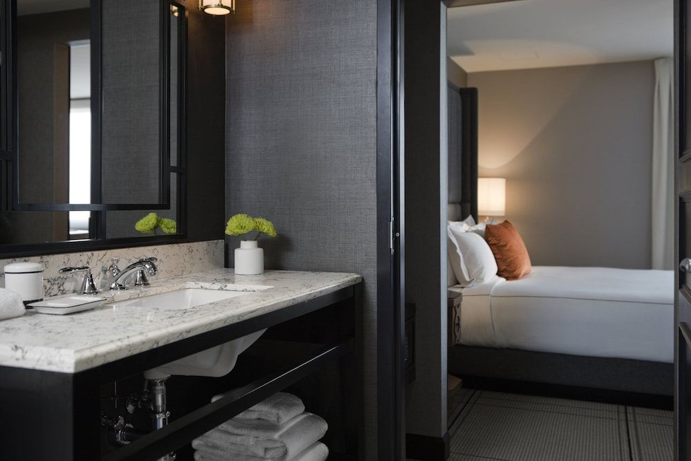 Viceroy Washington DC Standard Room, 1 King Bed 5