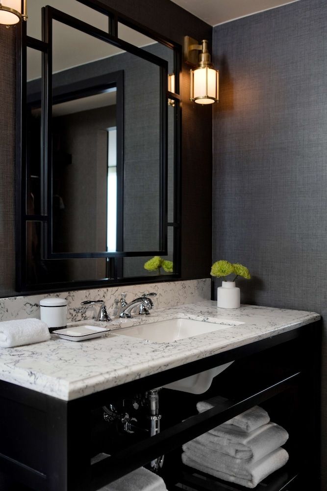 Viceroy Washington DC Standard Room, 1 King Bed 4