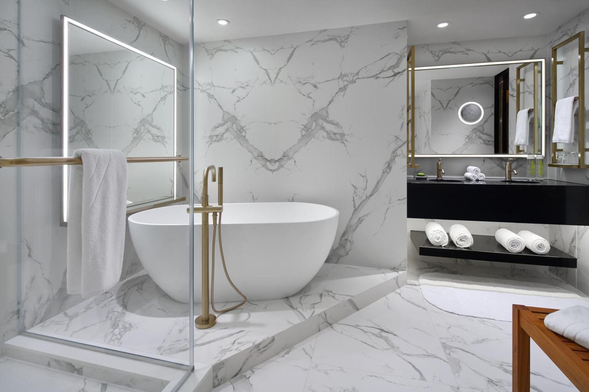 Superior King Suite