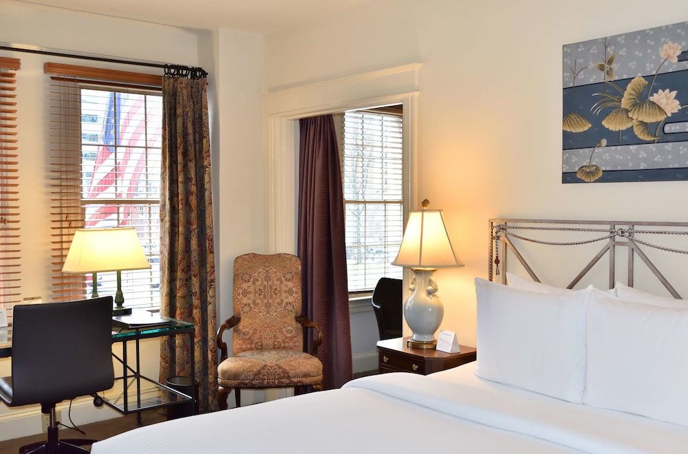 Deluxe Room, 1 King Bed