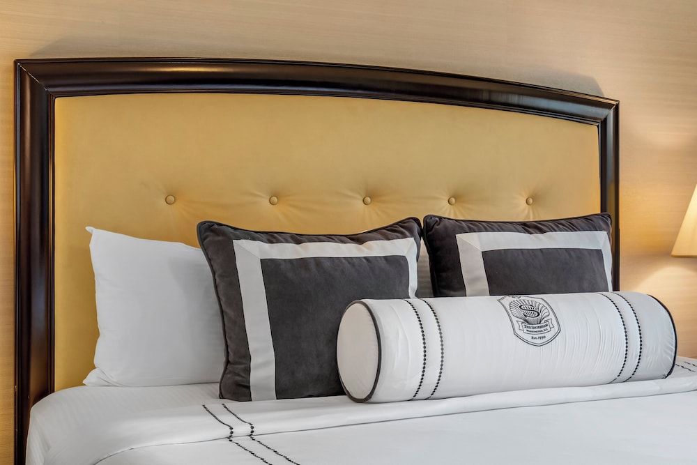 Deluxe Room, 2 Queen Beds, Accessible