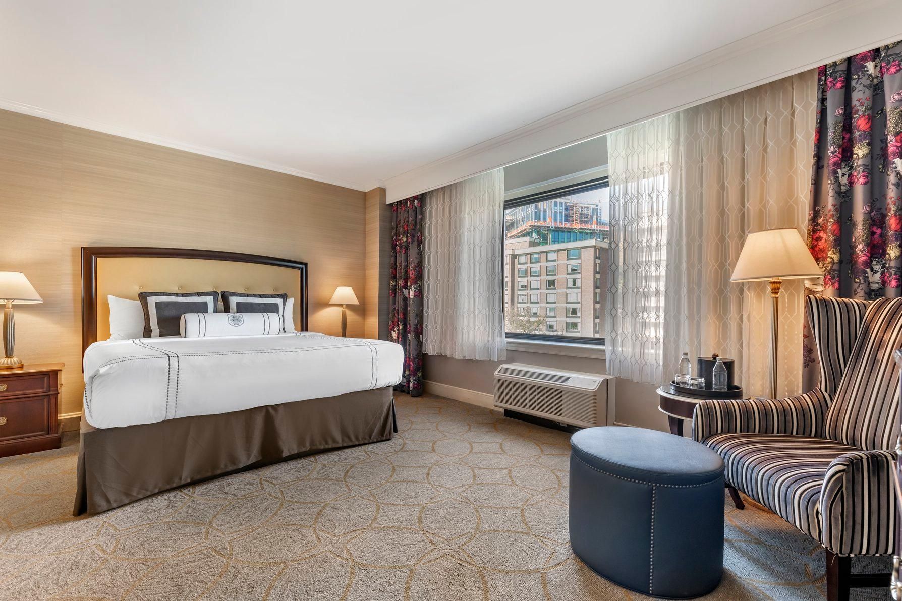 Deluxe Room 1 King Bed