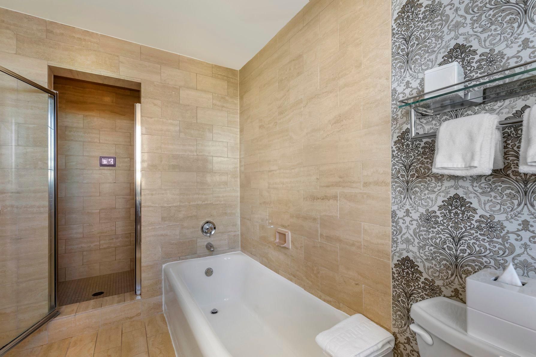 Luxury Presidential Suite 1 King Bed