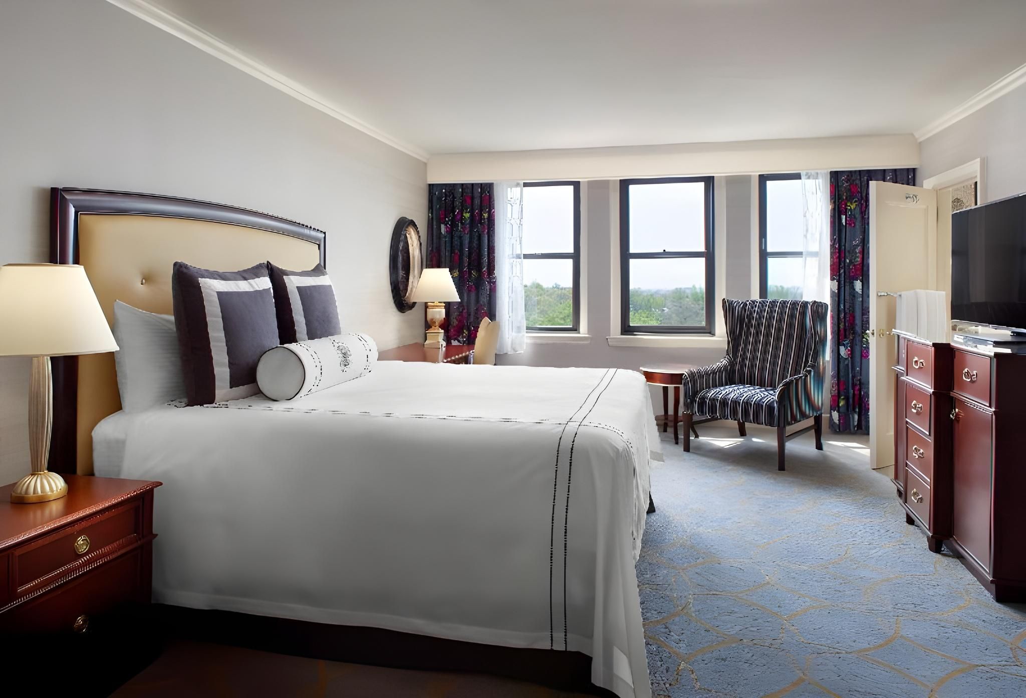 ADA Deluxe Room 1 King Bed