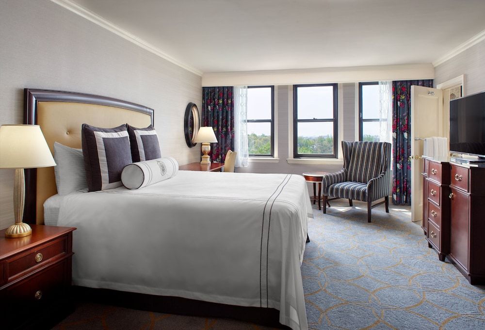 Premier Room, 1 King Bed, Accessible (Roll-In Shower)