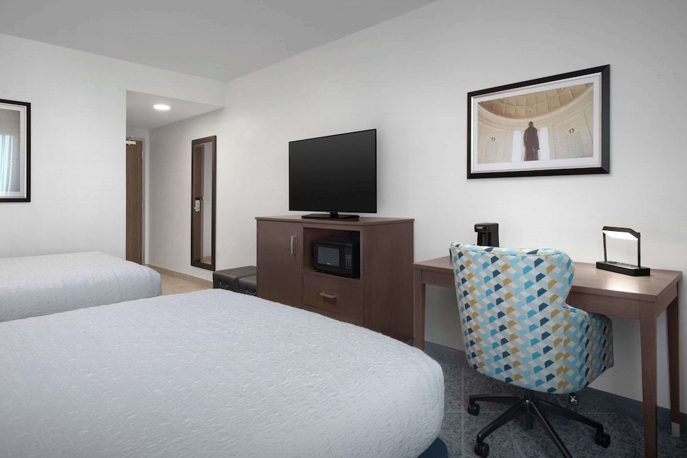 Room, 2 Queen Beds, Refrigerator
