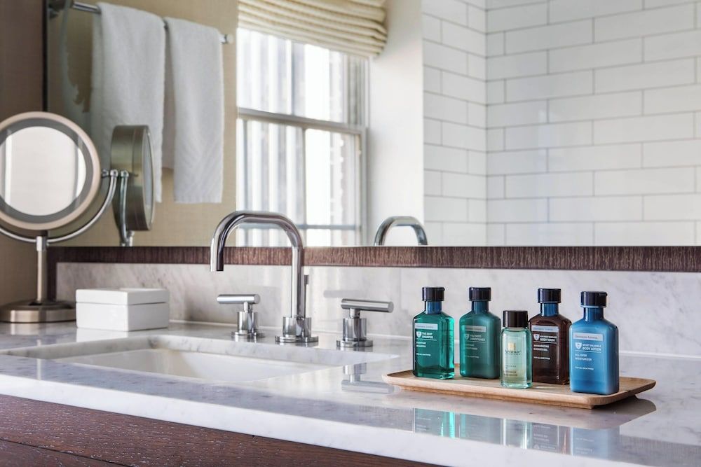 The Mayflower Hotel, Autograph Collection Room, 2 Double Beds, Non Smoking (Hearing Accessible) 5