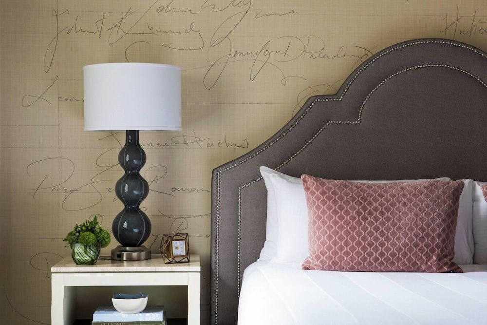 undefined The Mayflower Hotel, Autograph Collection 3