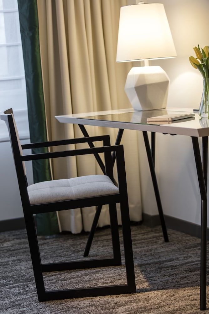 Glover Park - Georgetown Room, 2 Queen Beds 6