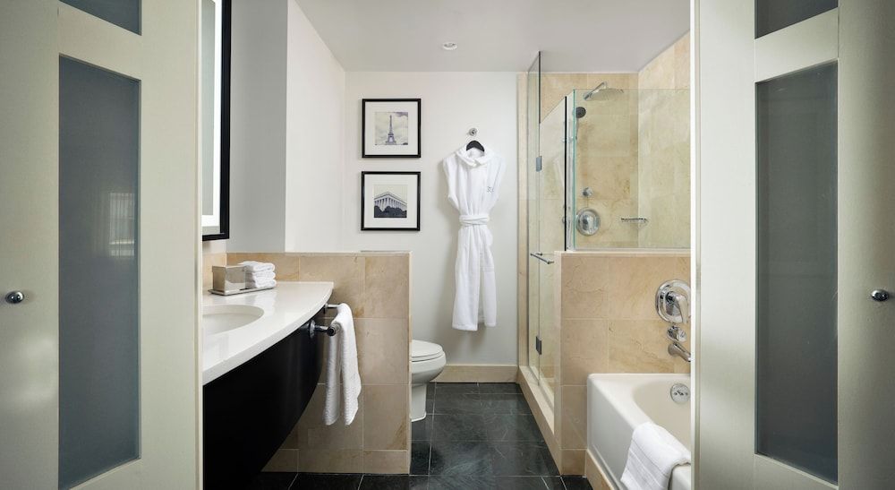 Suite, 2 Double Beds, City View
