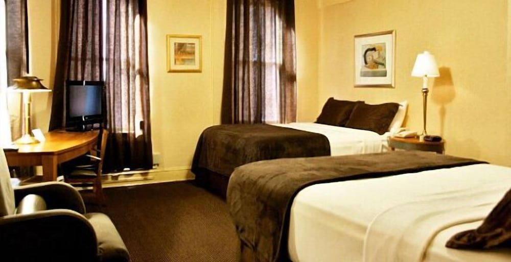 undefined District Hotel 10