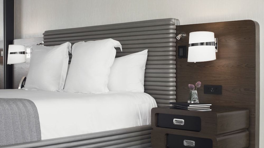 Deluxe Room, 1 King Bed, Balcony