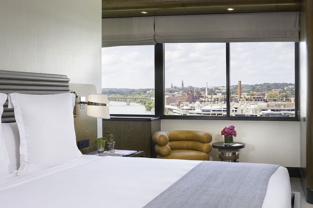 Deluxe Room, 1 King Bed, Accessible
