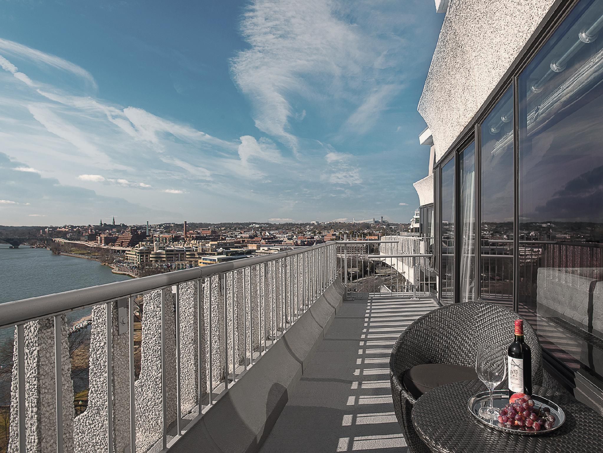 Executive 1 Bedroom Suite with Balcony