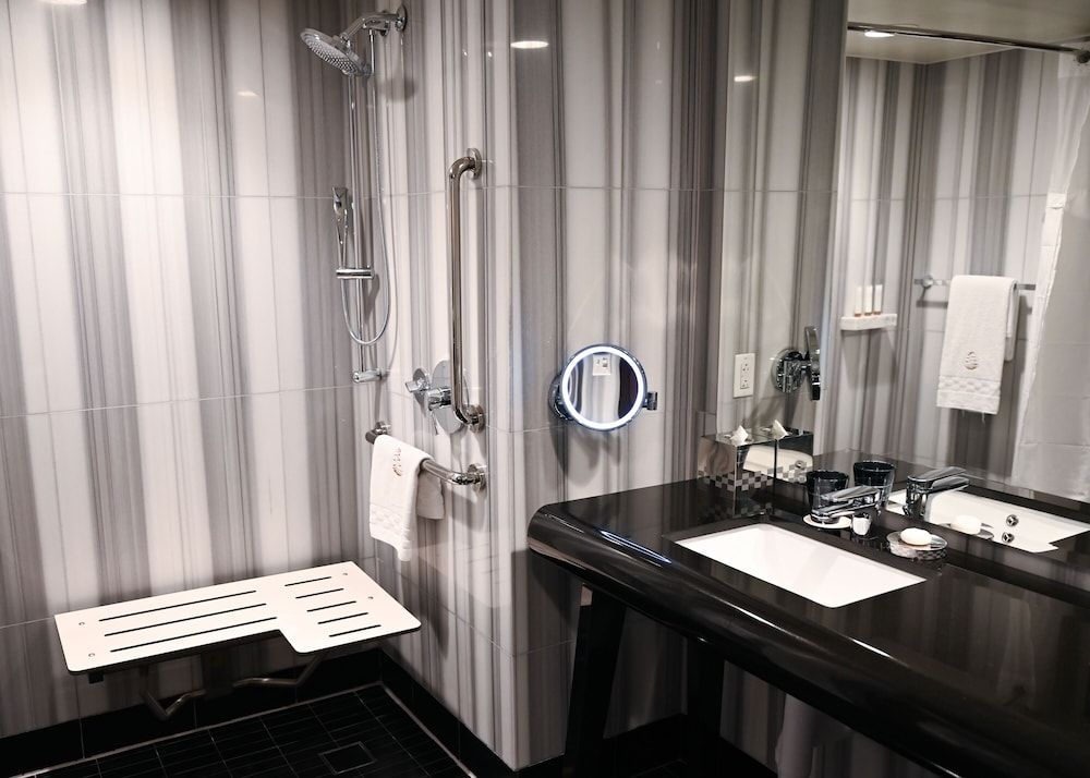 The Watergate Hotel Superior Room, 1 King Bed, Accessible 3