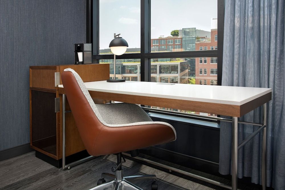 undefined Courtyard by Marriott Washington, DC Dupont Circle 4