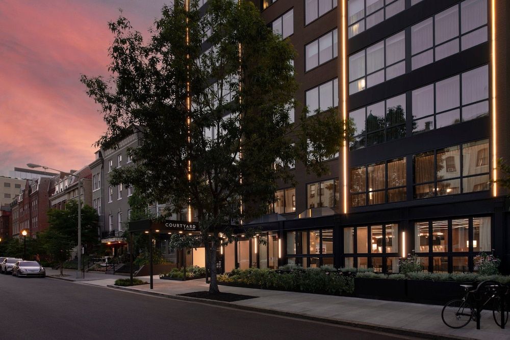 undefined Courtyard by Marriott Washington, DC Dupont Circle 9