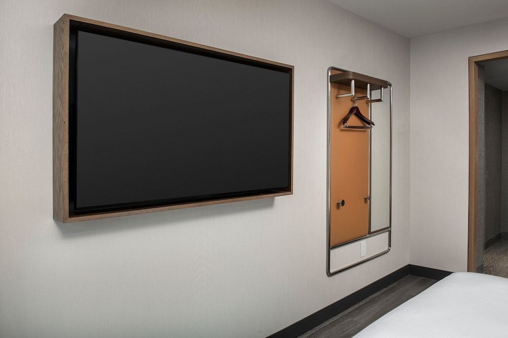 Courtyard by Marriott Washington, DC Dupont Circle Room, 2 Queen Beds, Non Smoking (Hearing Accessible) 7